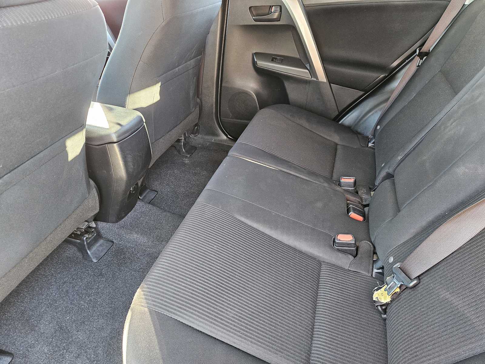 Thumbnail: 2017 Toyota RAV4 - 27