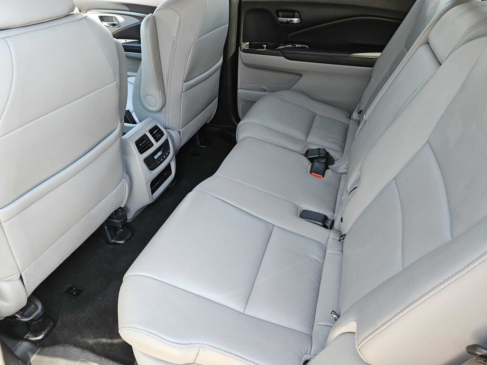 Thumbnail: 2018 Honda Pilot - 29