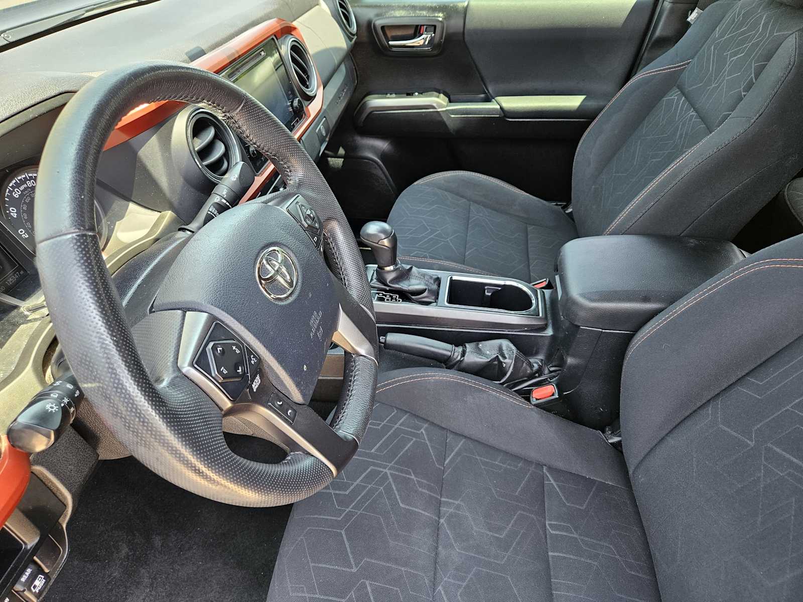 Thumbnail: 2017 Toyota Tacoma - 13