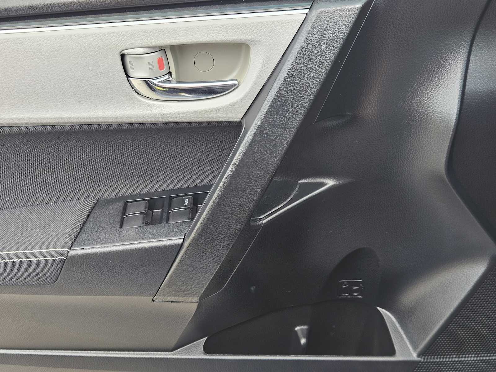 Thumbnail: 2018 Toyota Corolla - 22