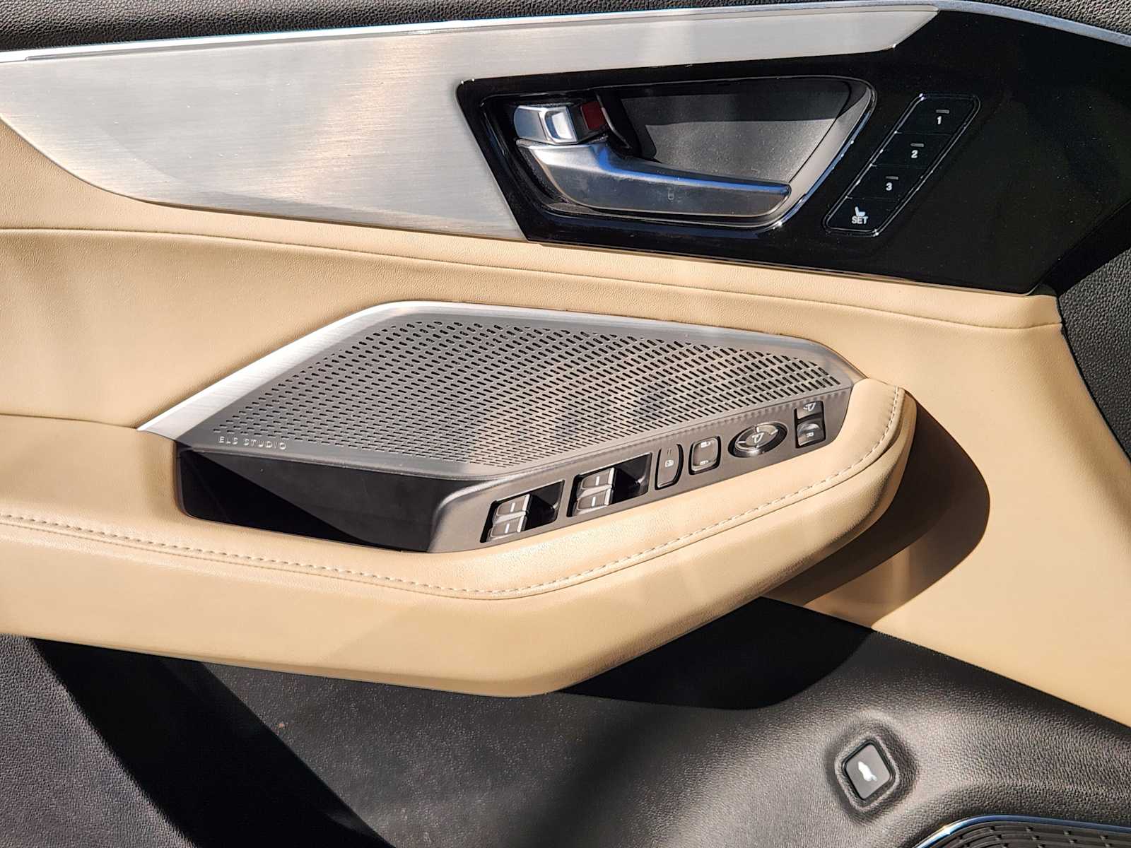 Thumbnail: 2022 Acura MDX - 22