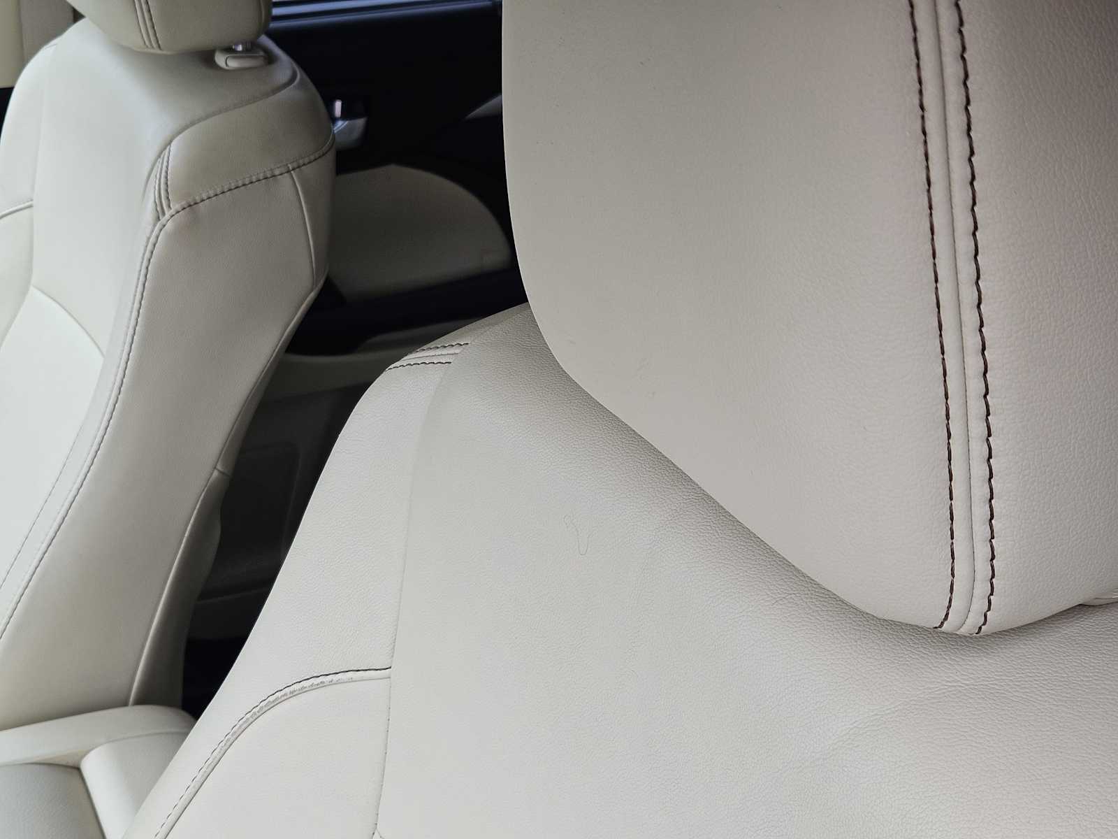 Thumbnail: 2015 Toyota Highlander - 15