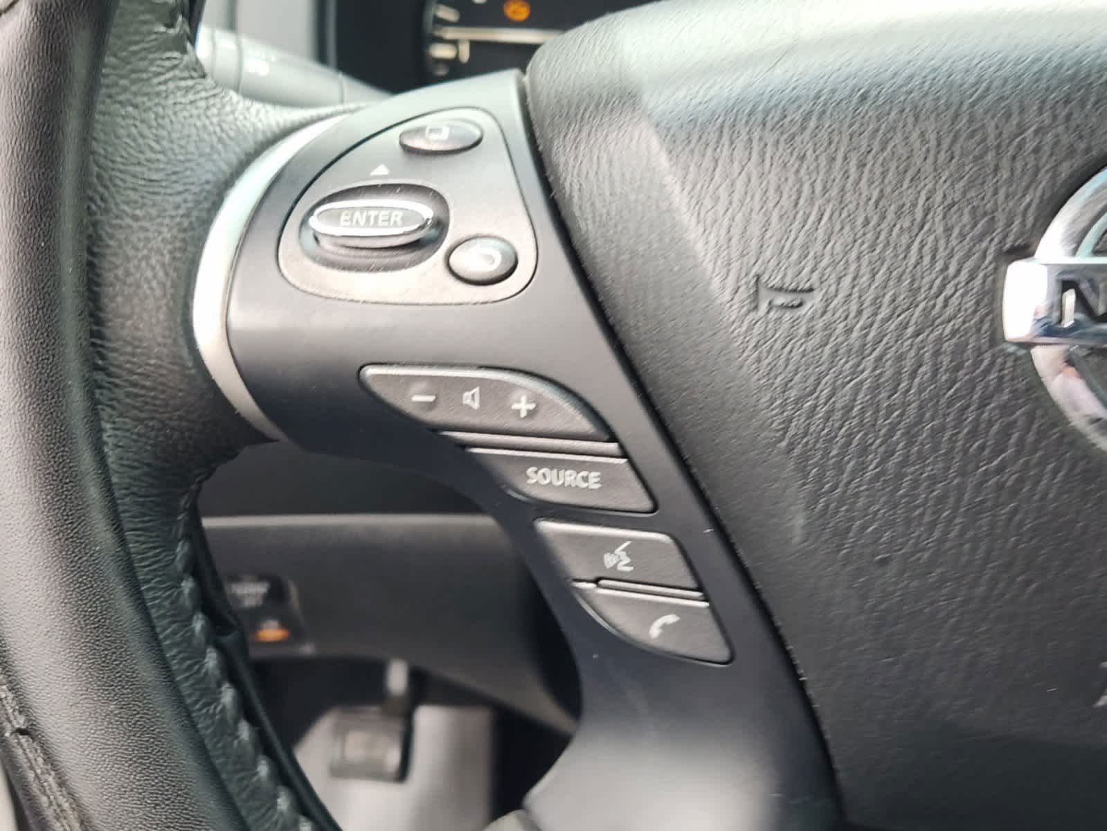 2015 Nissan Pathfinder Platinum 29