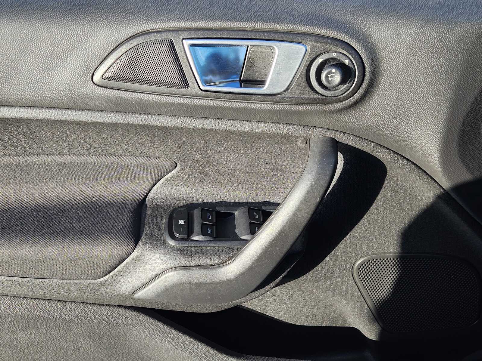 Thumbnail: 2016 Ford Fiesta - 22