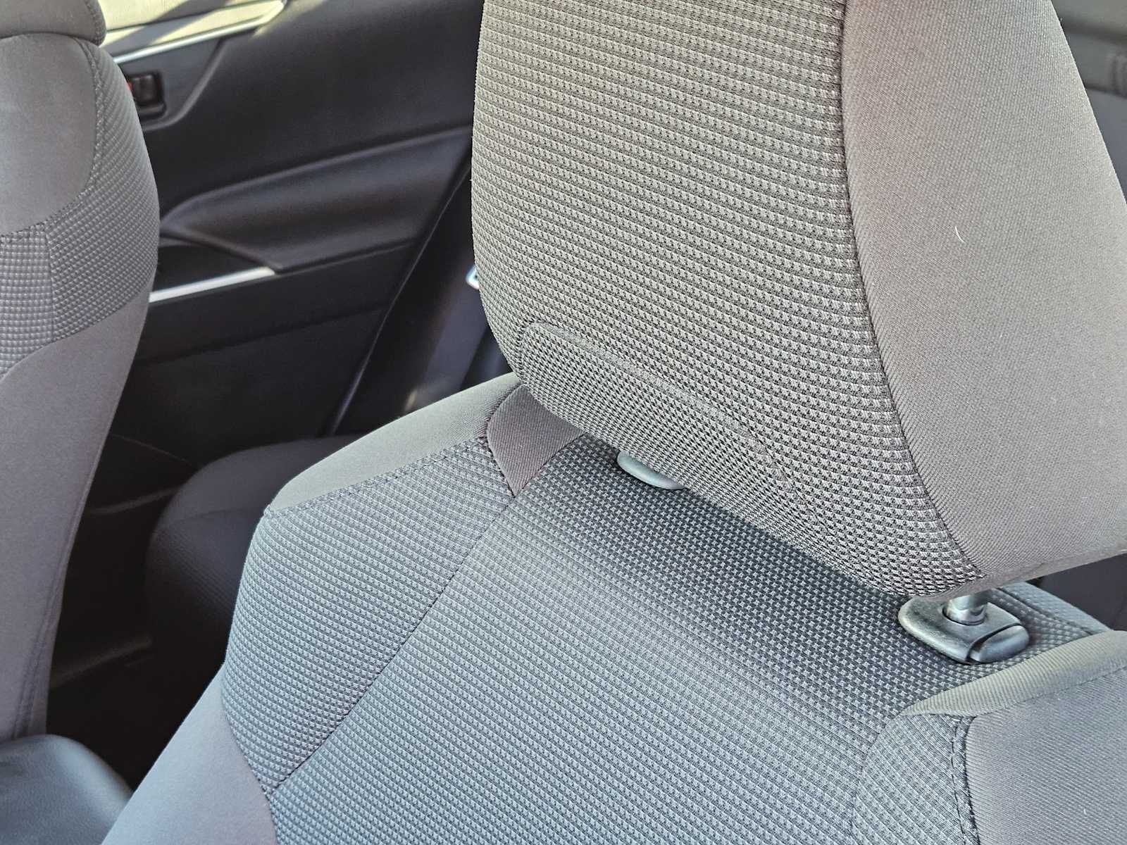 Thumbnail: 2020 Toyota RAV4 - 15