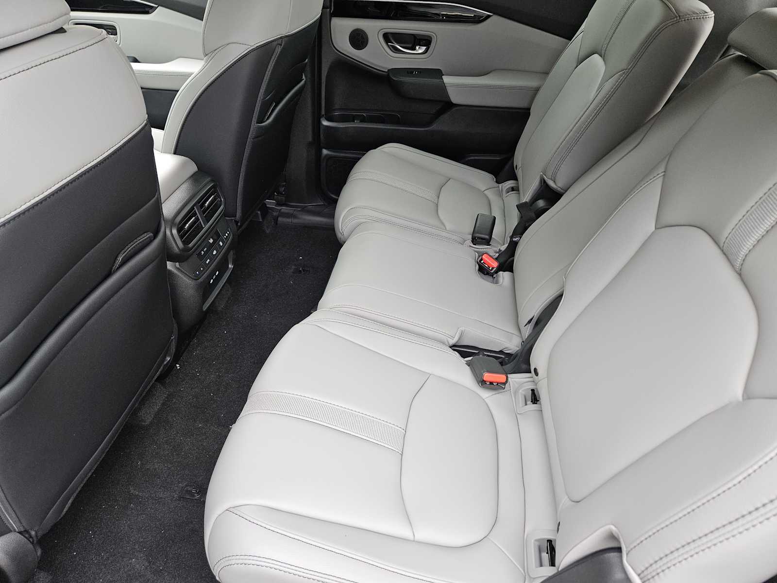 Thumbnail: 2025 Honda Pilot - 24