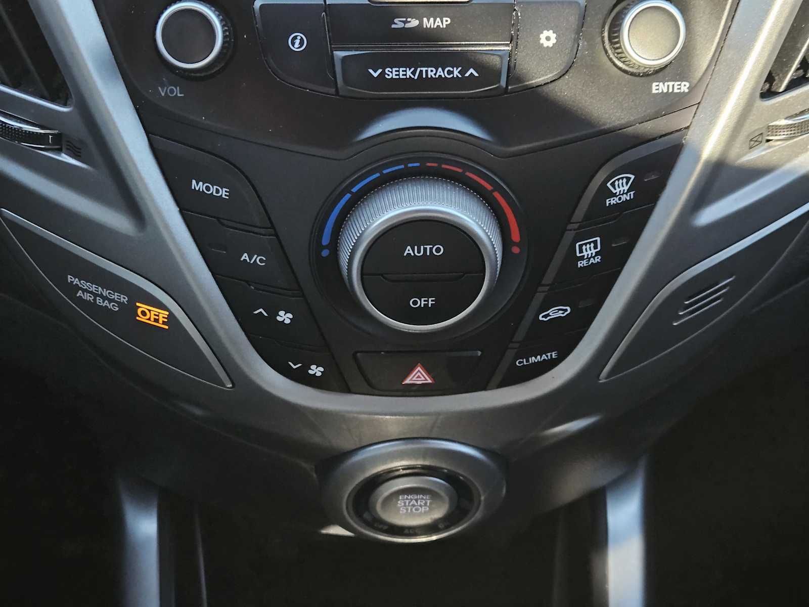 Thumbnail: 2017 Hyundai Veloster - 18