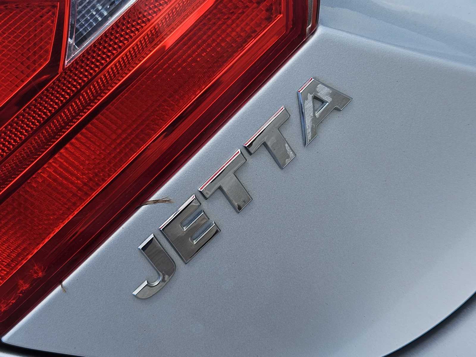 Thumbnail: 2013 Volkswagen Jetta - 12