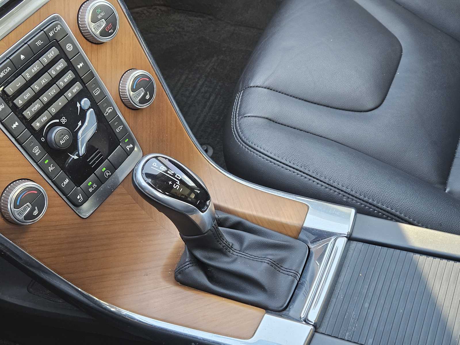 Thumbnail: 2017 Volvo XC60 - 20