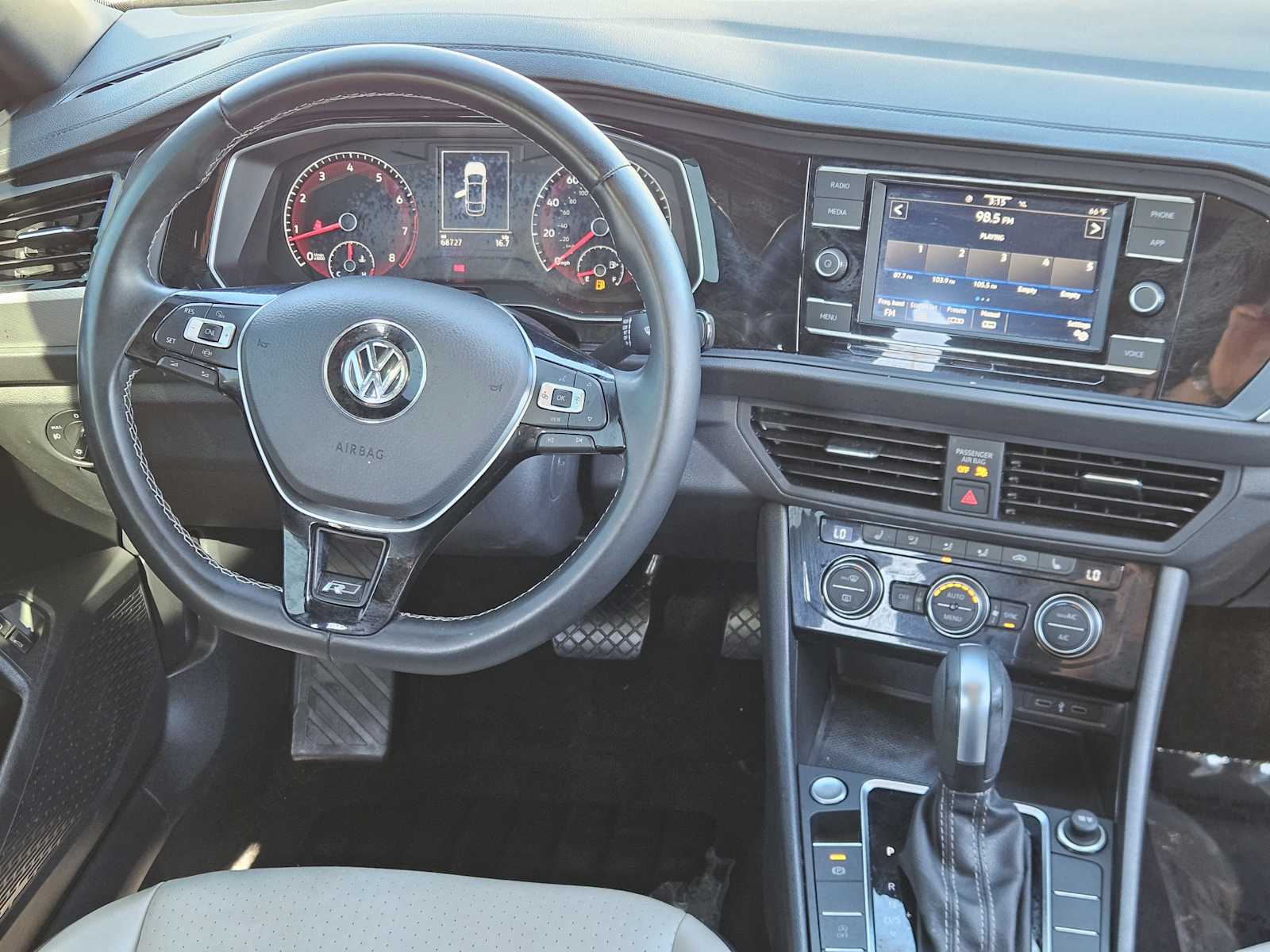 Thumbnail: 2021 Volkswagen Jetta - 24