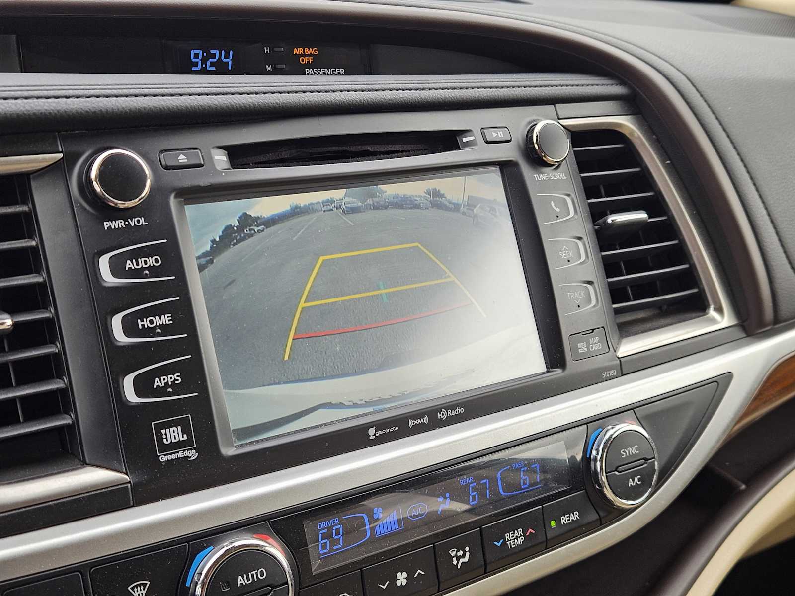 Thumbnail: 2017 Toyota Highlander - 18