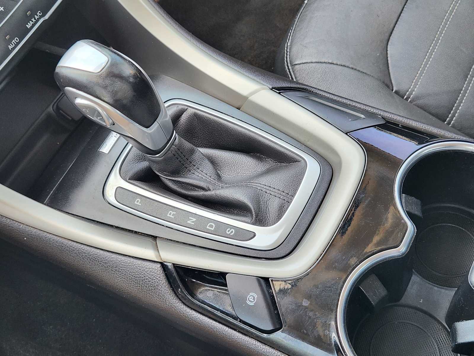 Thumbnail: 2014 Ford Fusion - 18