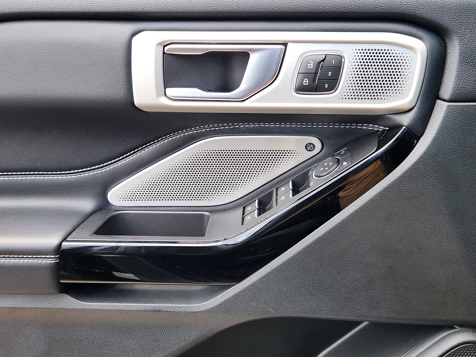 Thumbnail: 2022 Ford Explorer - 21