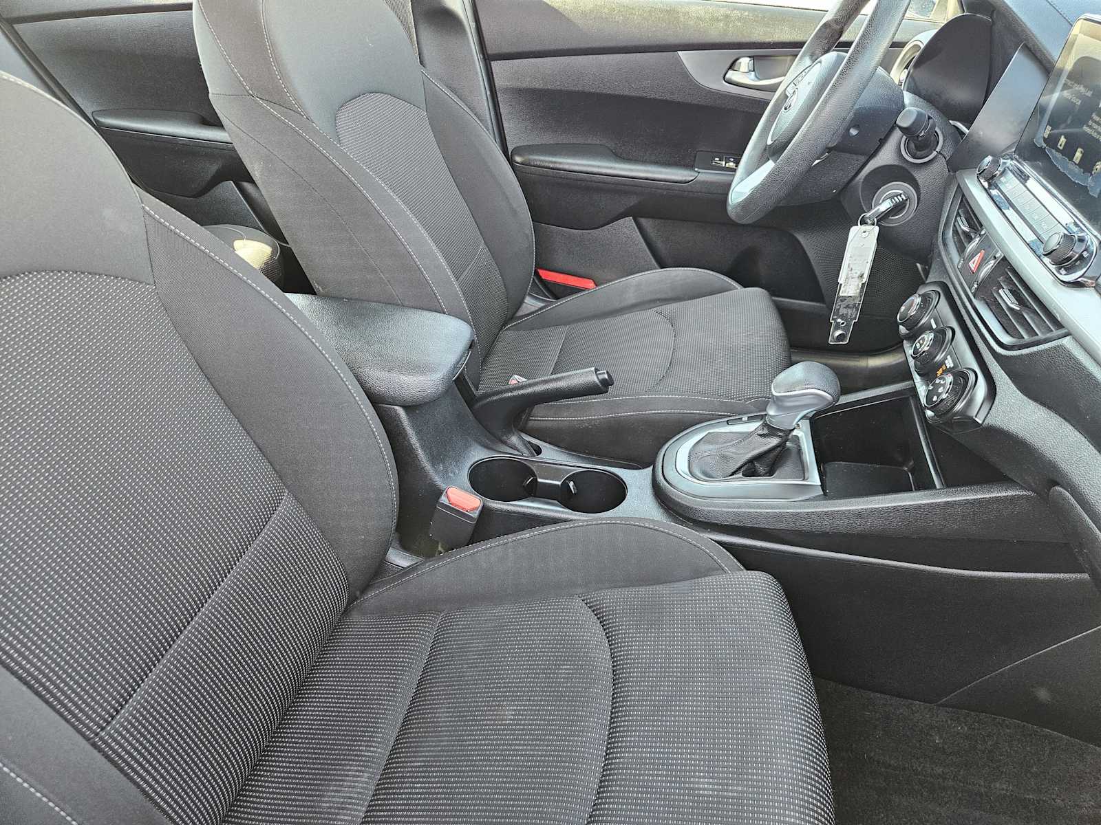 Thumbnail: 2020 Kia Forte - 12