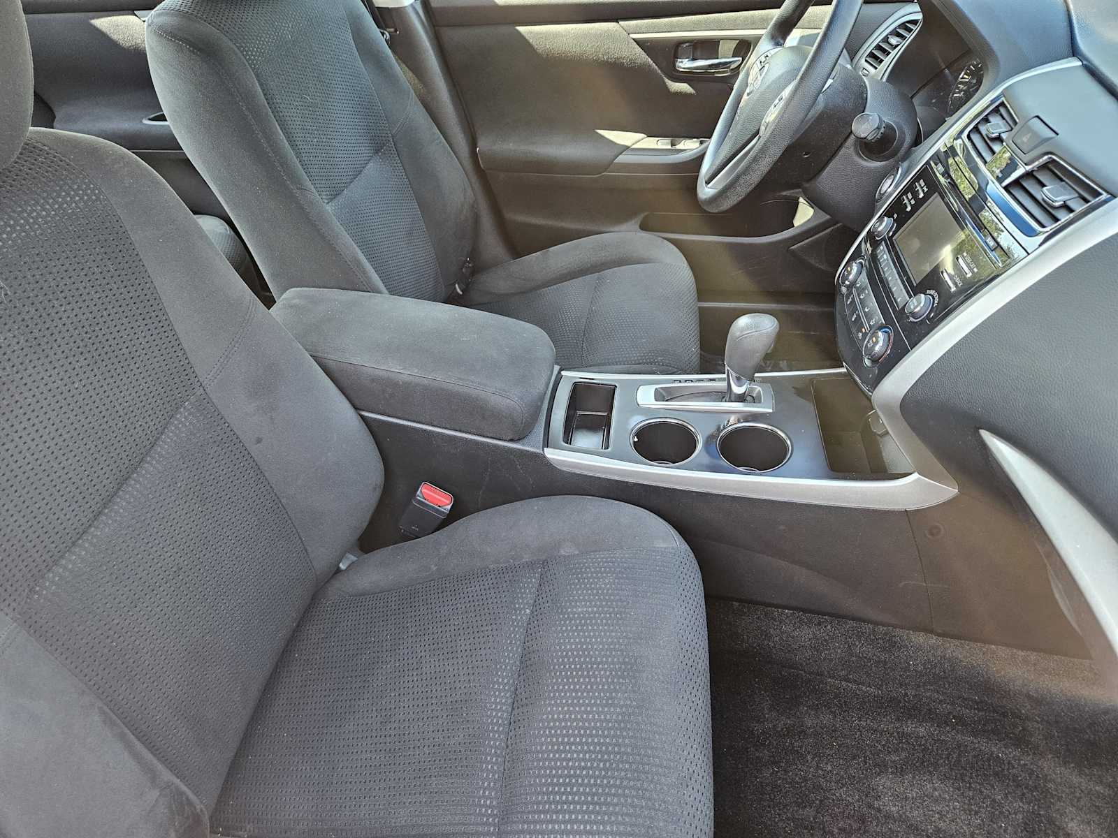 Thumbnail: 2015 Nissan Altima - 14