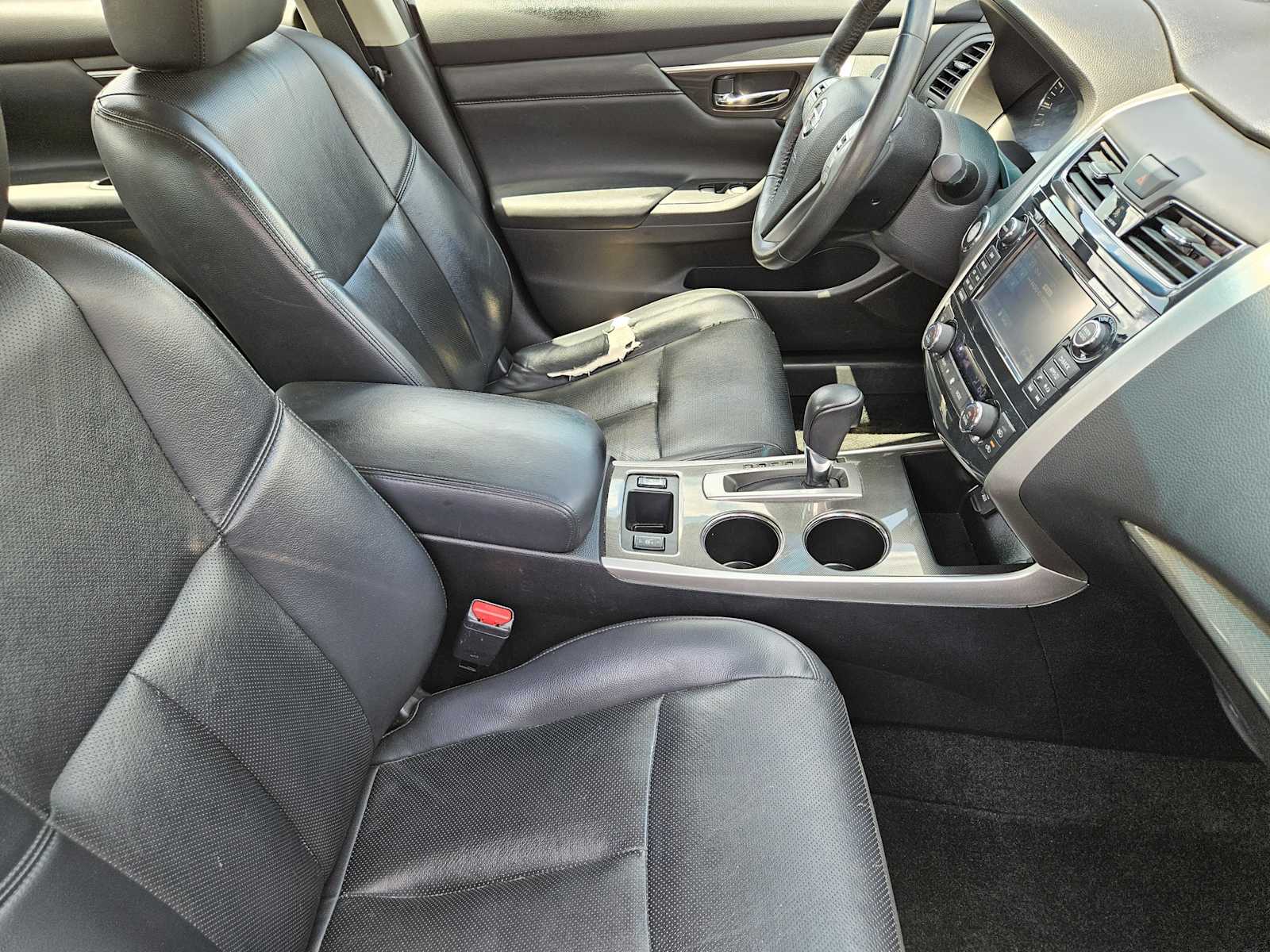 Thumbnail: 2015 Nissan Altima - 14