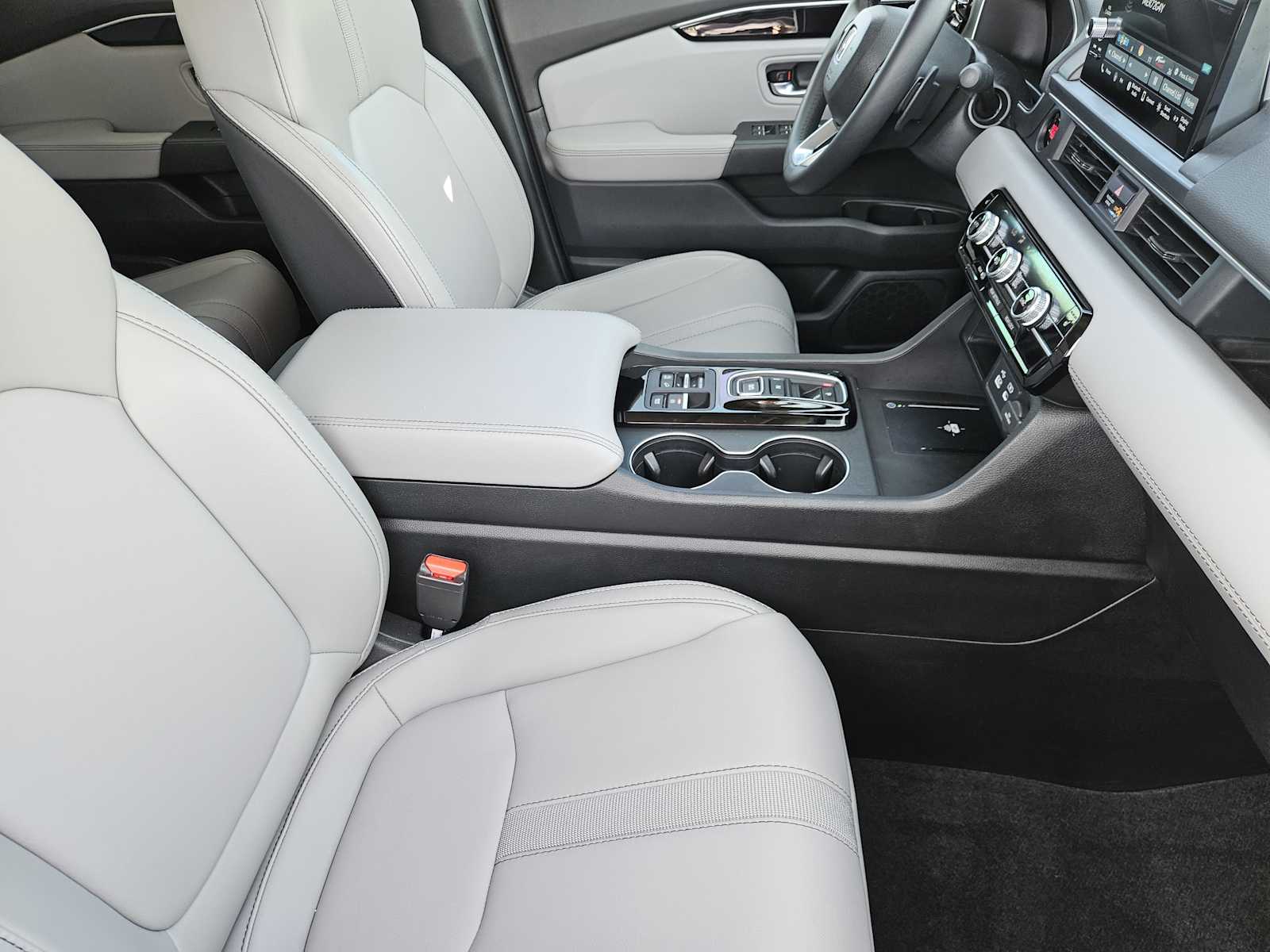 Thumbnail: 2025 Honda Pilot - 13