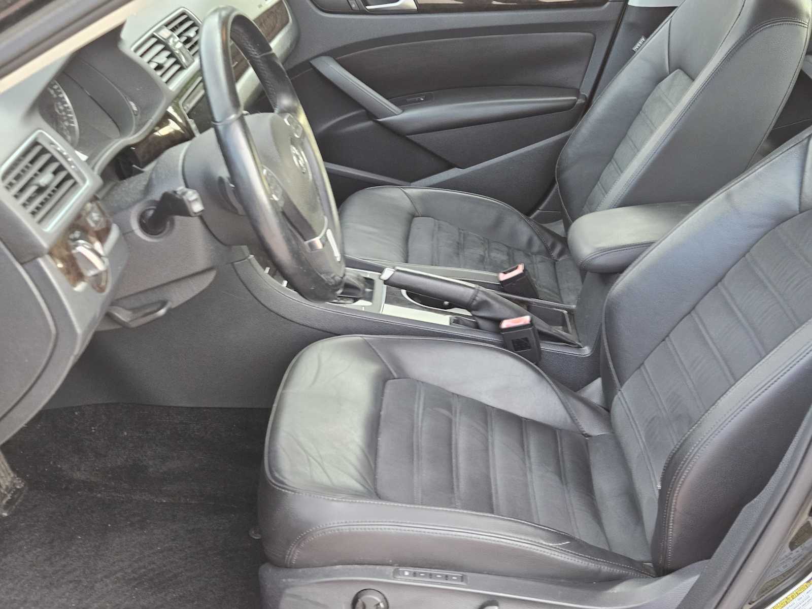 Thumbnail: 2014 Volkswagen Passat - 14