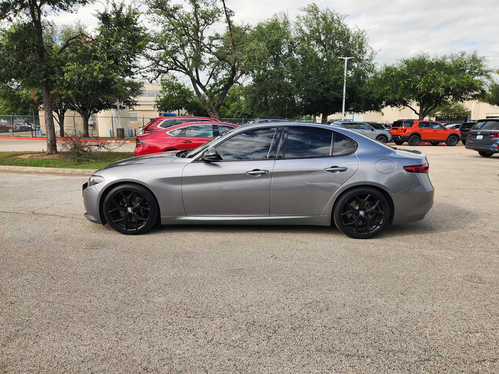 Thumbnail: 2020 Alfa Romeo Giulia - 4