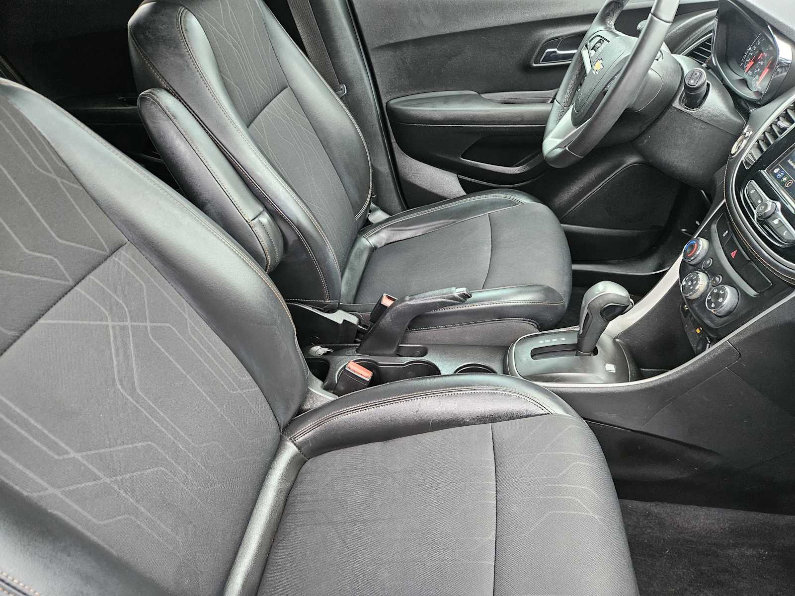 Thumbnail: 2018 Chevrolet Trax - 14