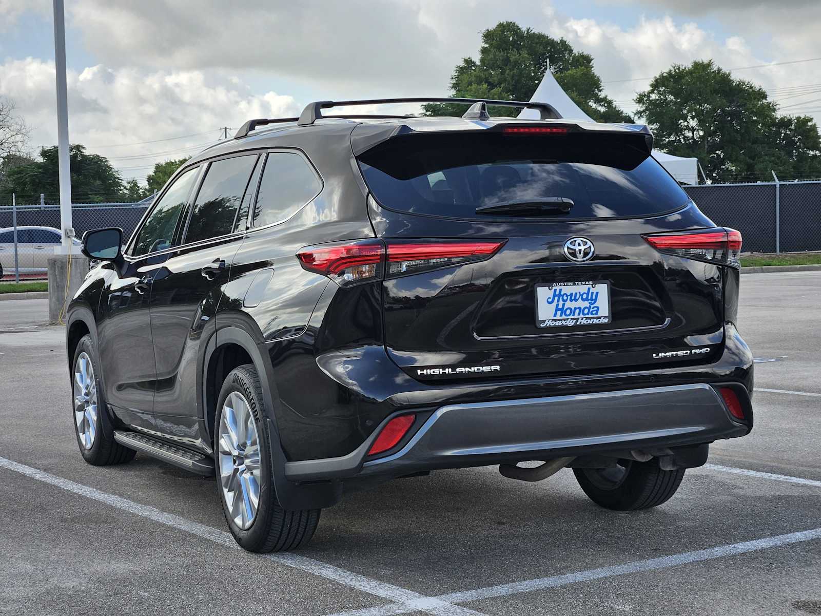 Thumbnail: 2022 Toyota Highlander - 6