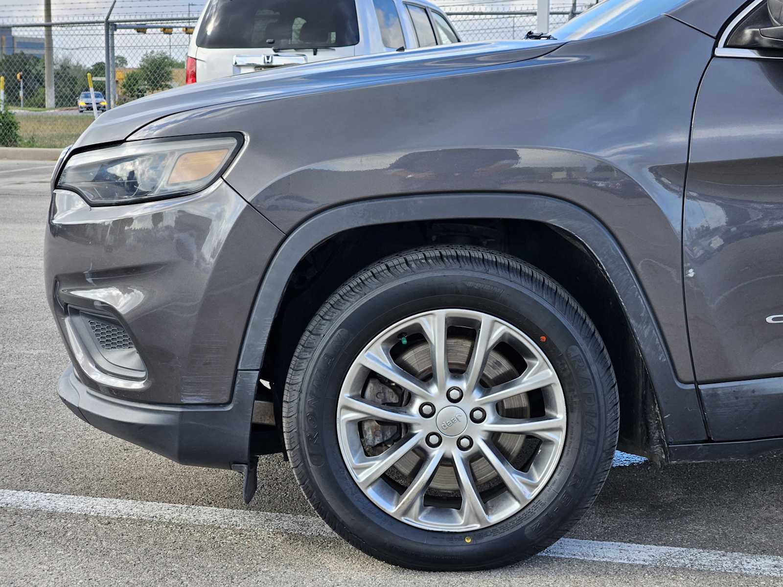 Thumbnail: 2020 Jeep Cherokee - 8