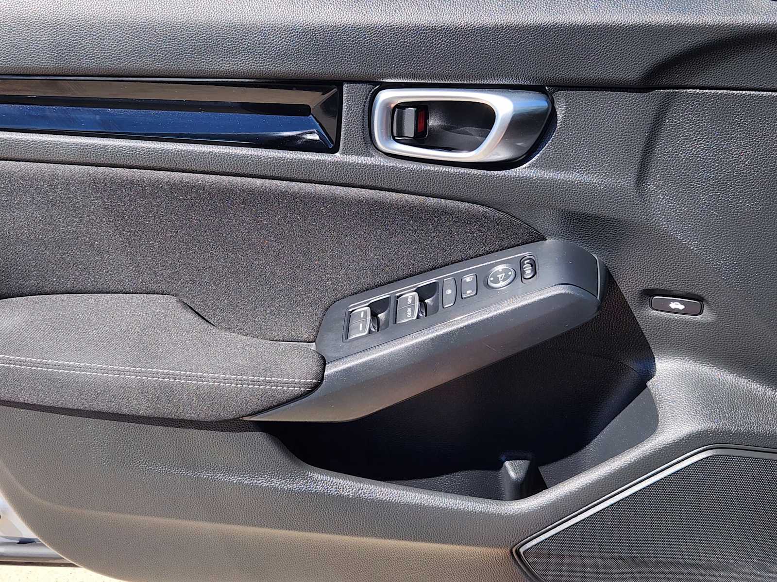 Thumbnail: 2023 Honda Civic - 21