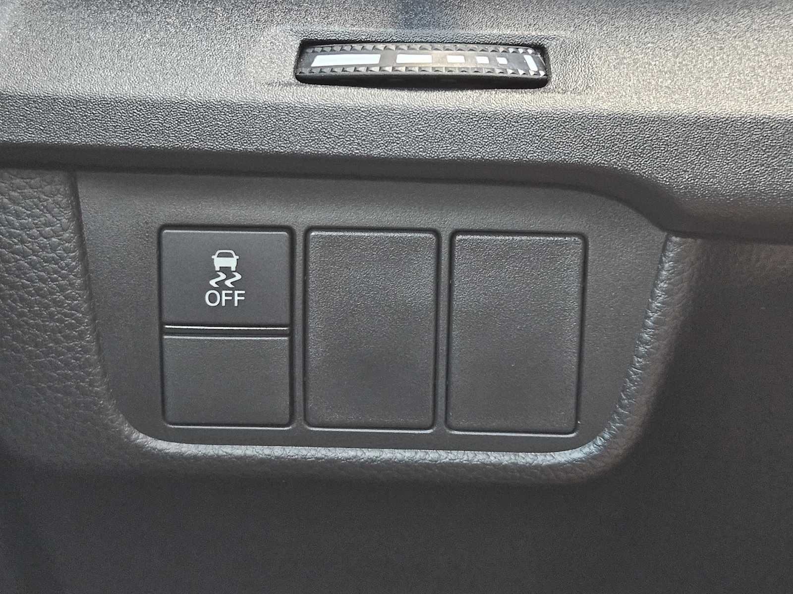 2025 Honda CR-V LX - Photo 21