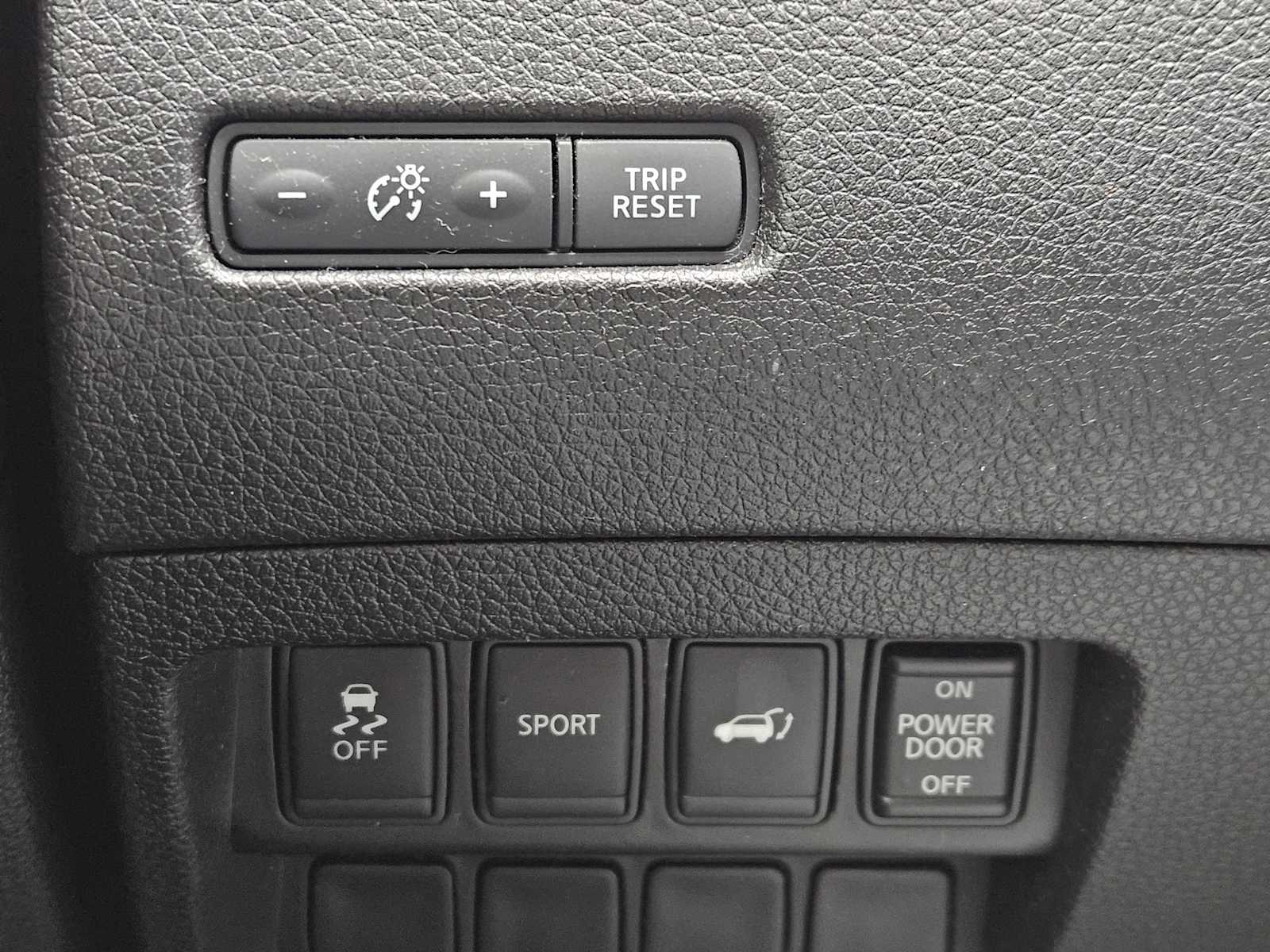 2014 Nissan Rogue SL 22