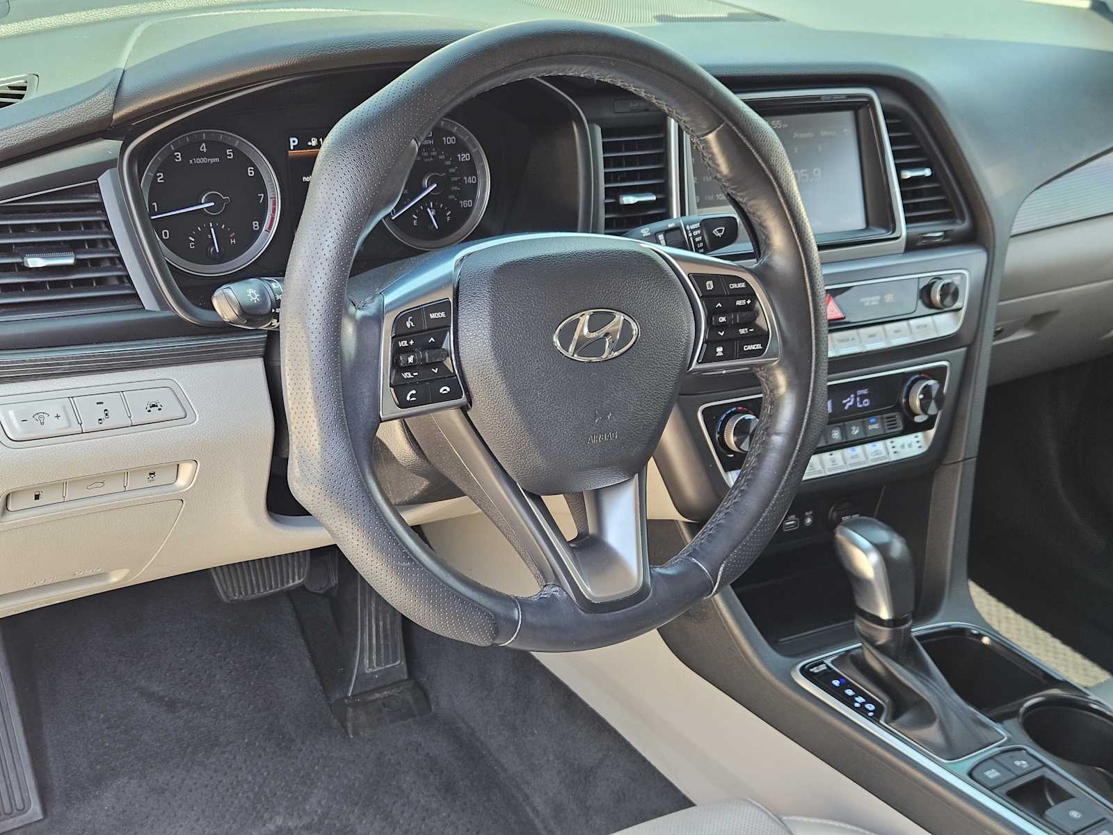 2018 Hyundai Sonata Limited photo 2