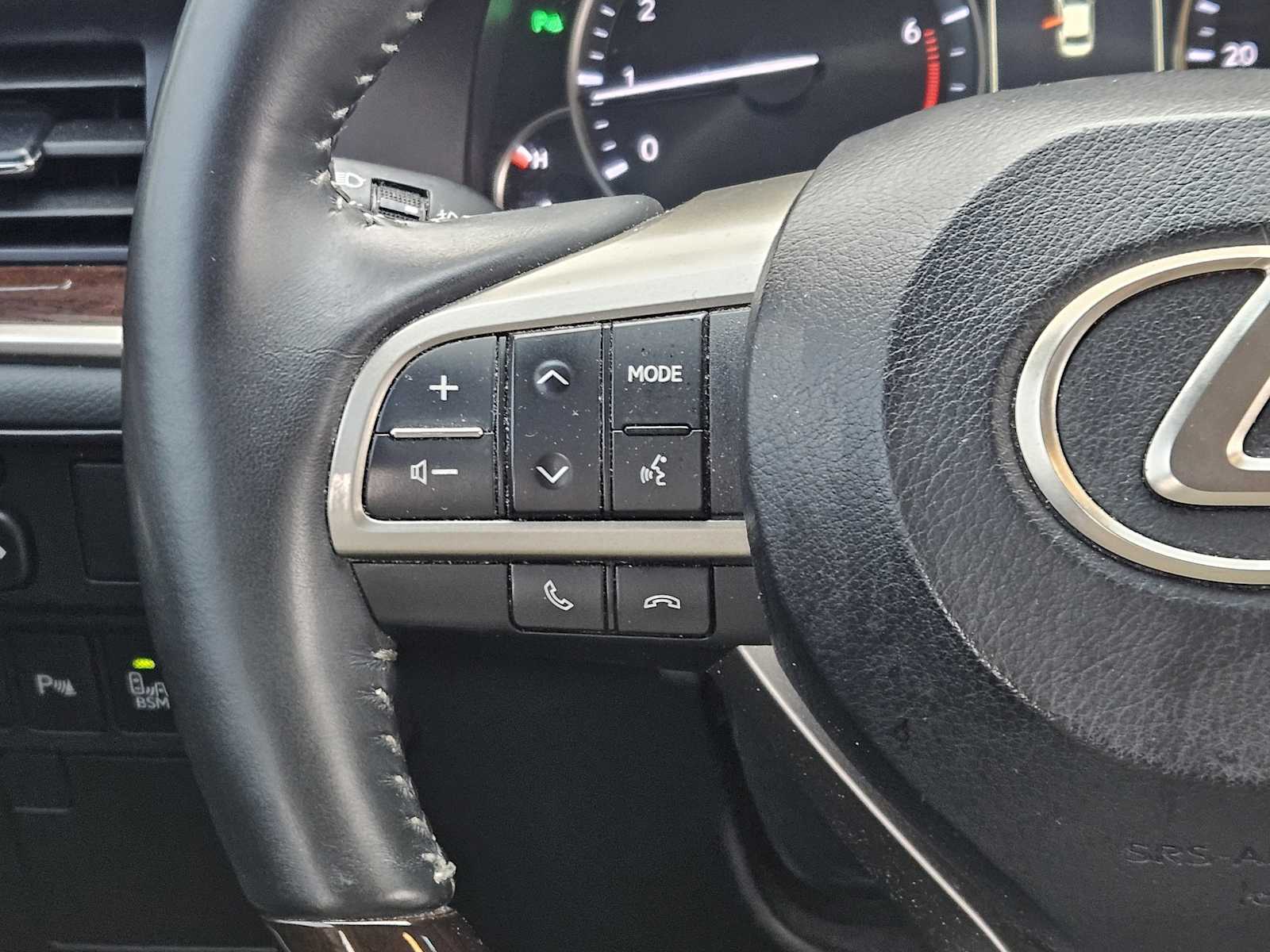 Thumbnail: 2016 Lexus ES - 27