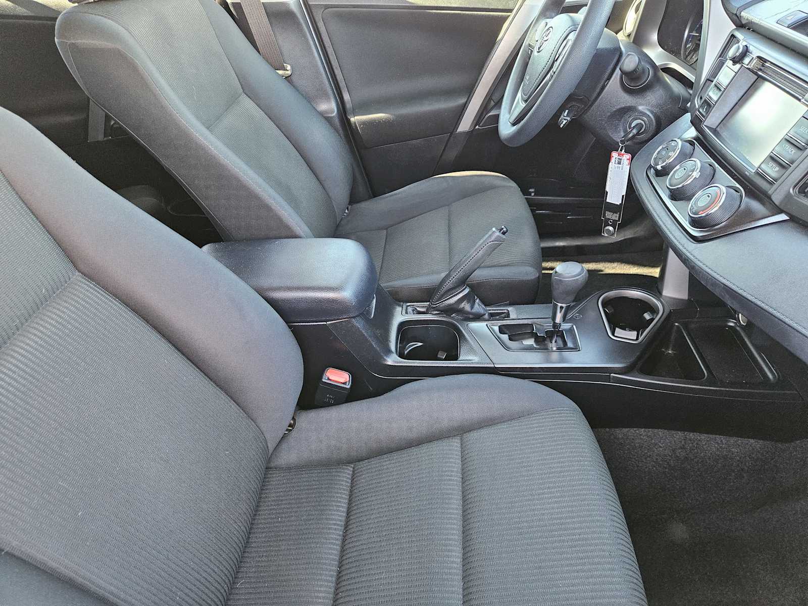 Thumbnail: 2018 Toyota RAV4 - 14