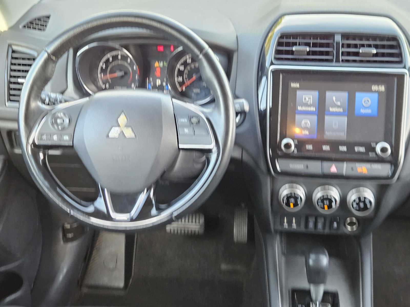 Thumbnail: 2021 Mitsubishi Outlander Sport - 25