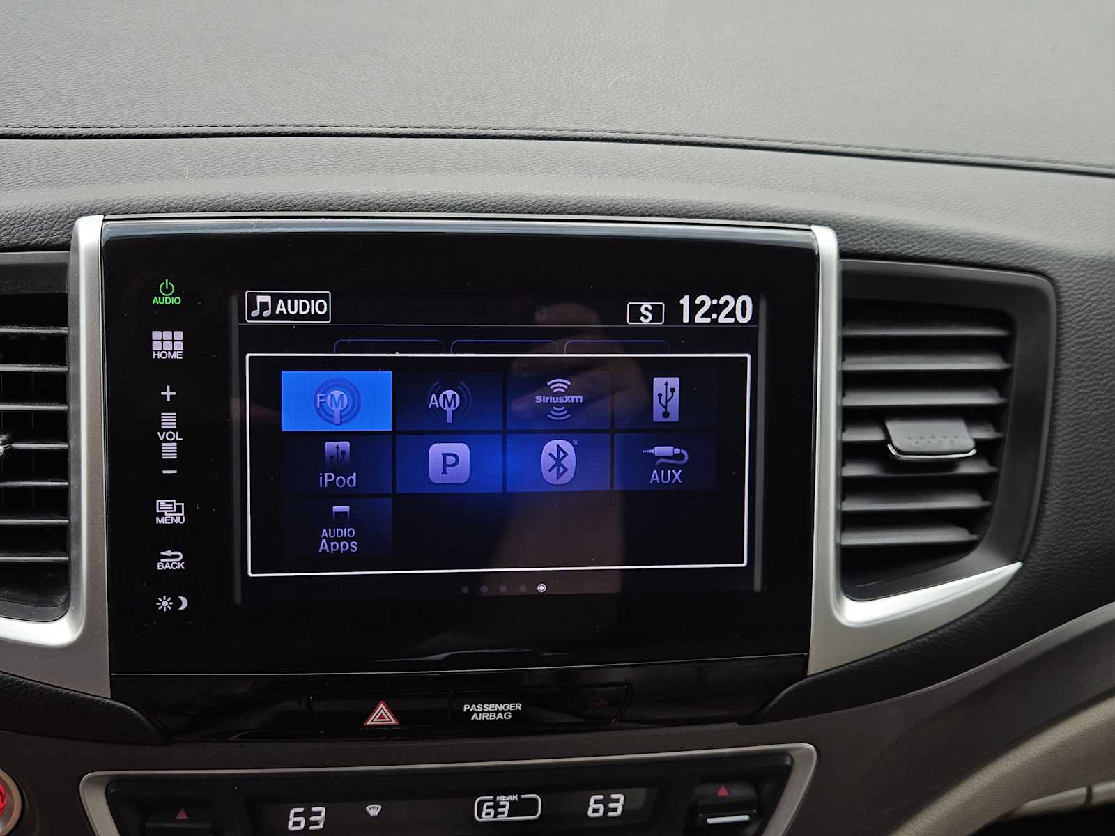 Thumbnail: 2016 Honda Pilot - 16