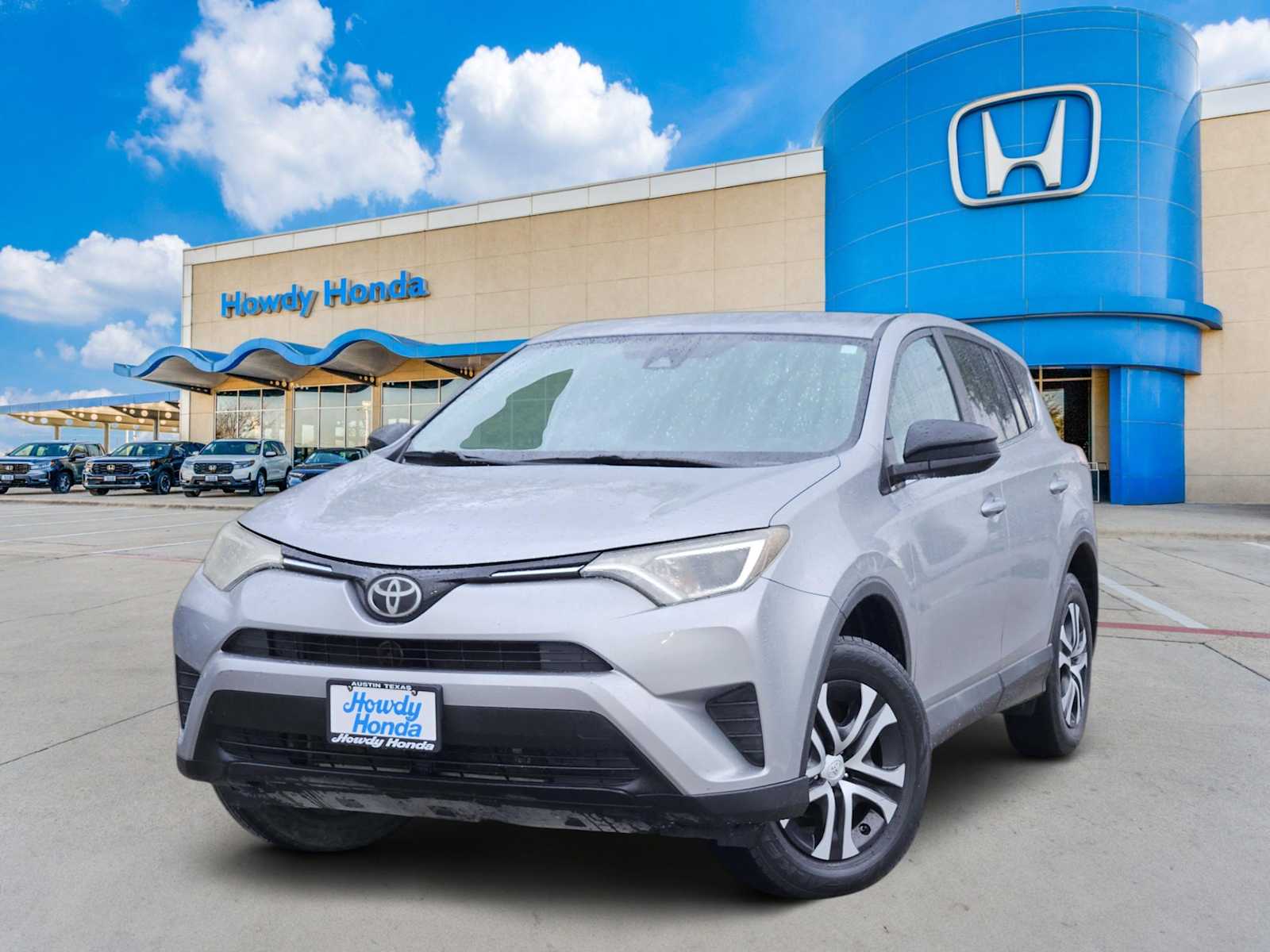2018 Toyota RAV4 LE's photo