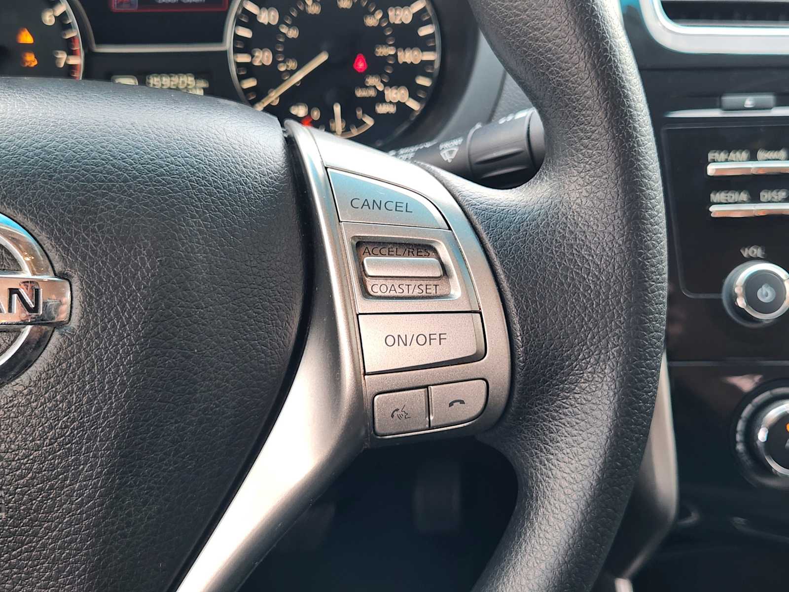 Thumbnail: 2015 Nissan Altima - 28