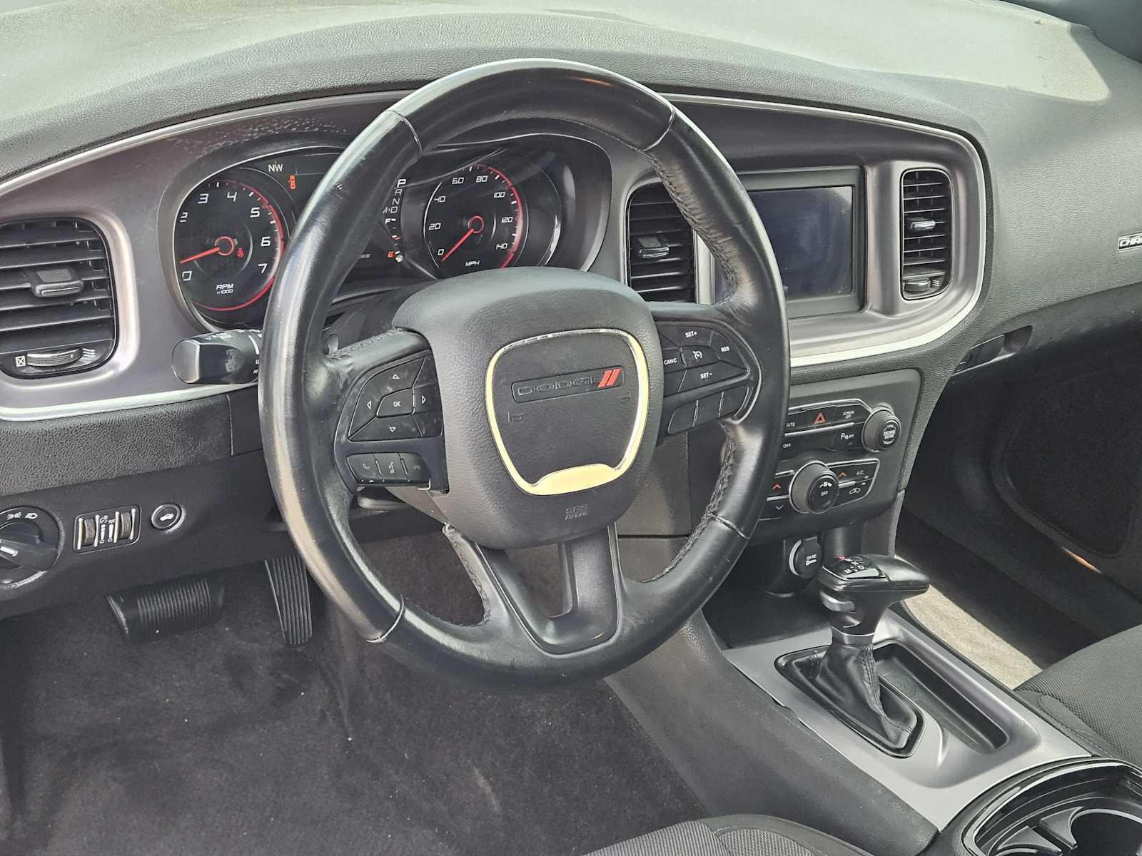 2019 Dodge Charger SXT photo 2