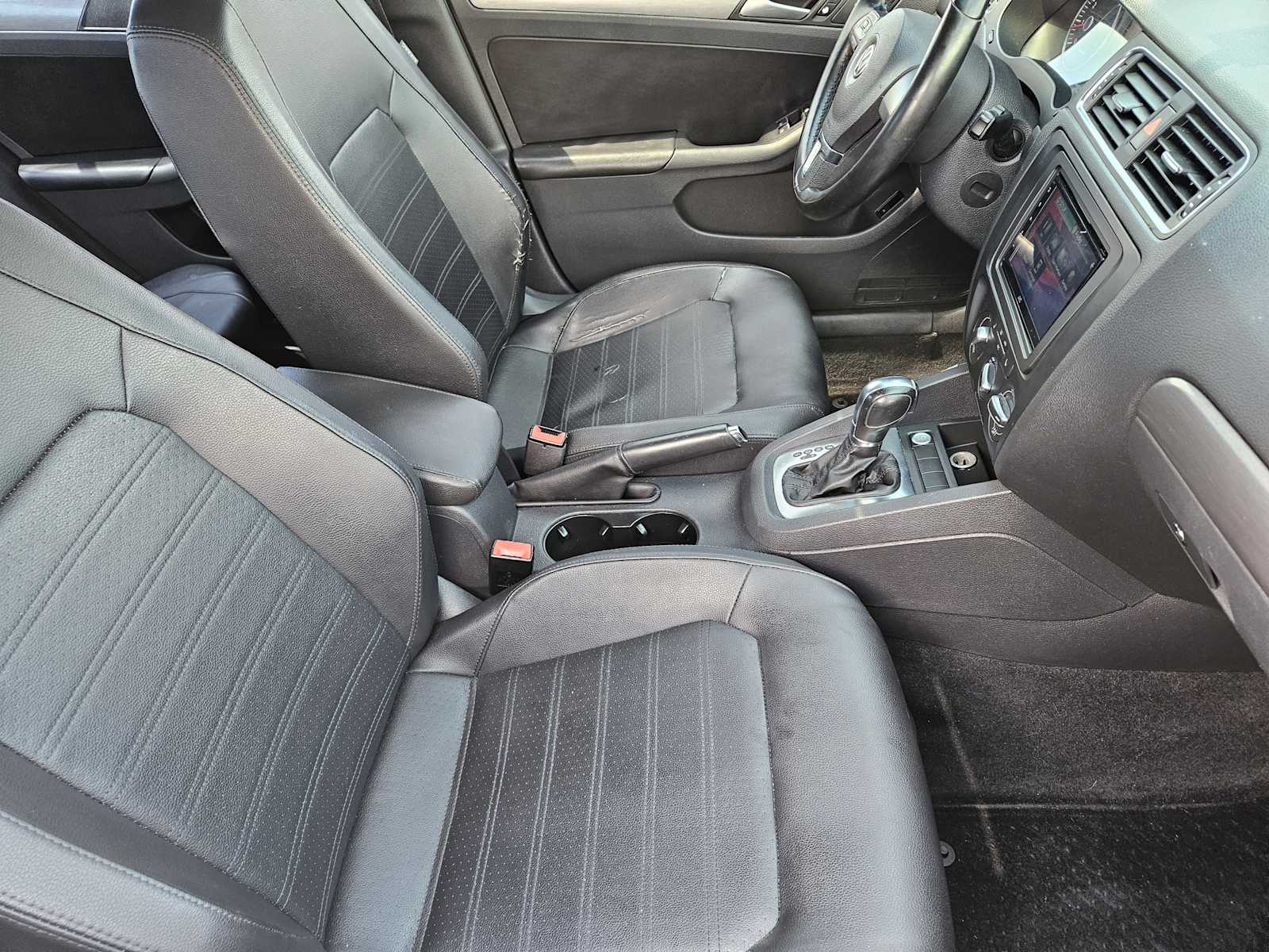 Thumbnail: 2013 Volkswagen Jetta - 14