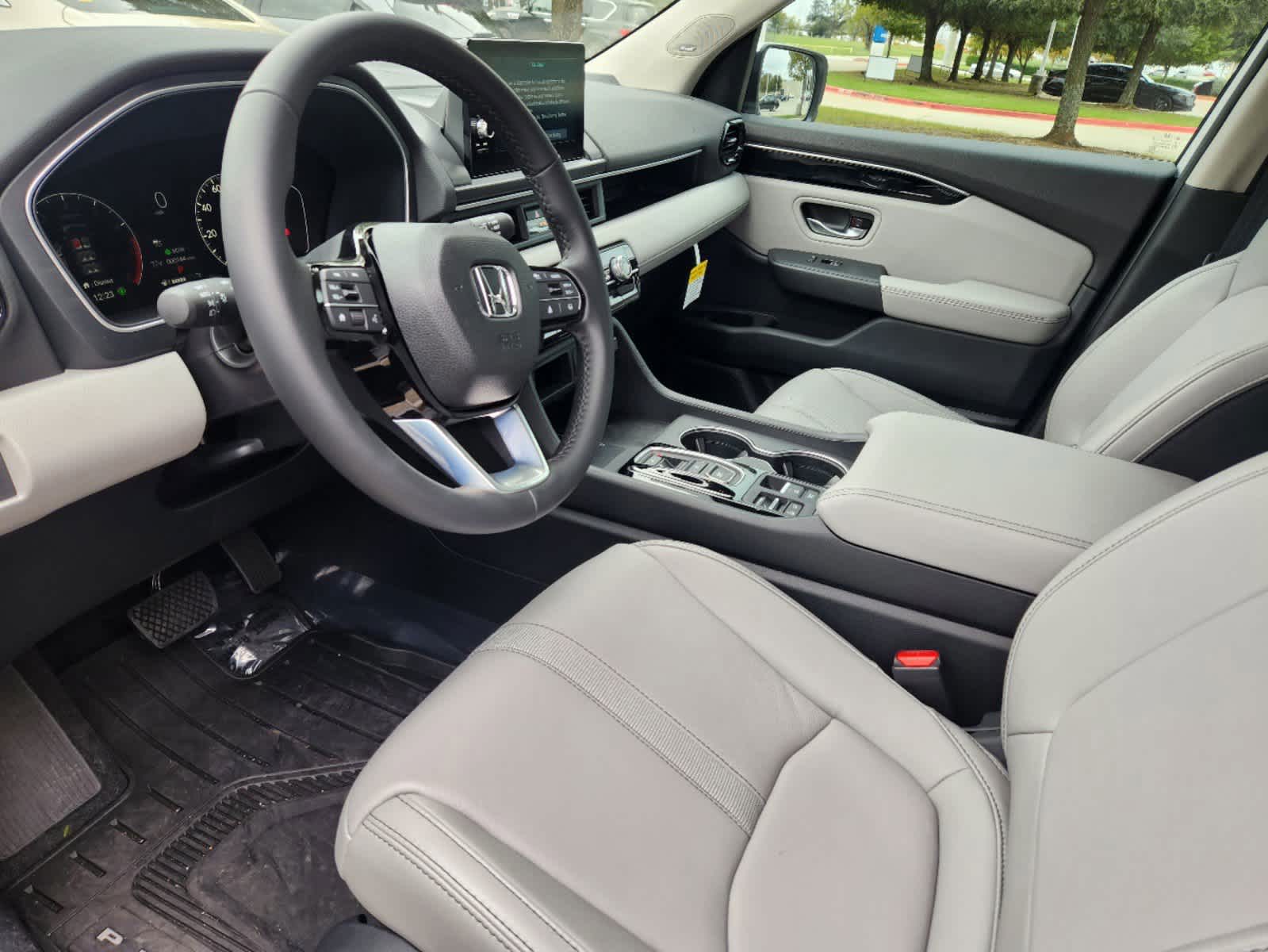 Thumbnail: 2025 Honda Pilot - 2