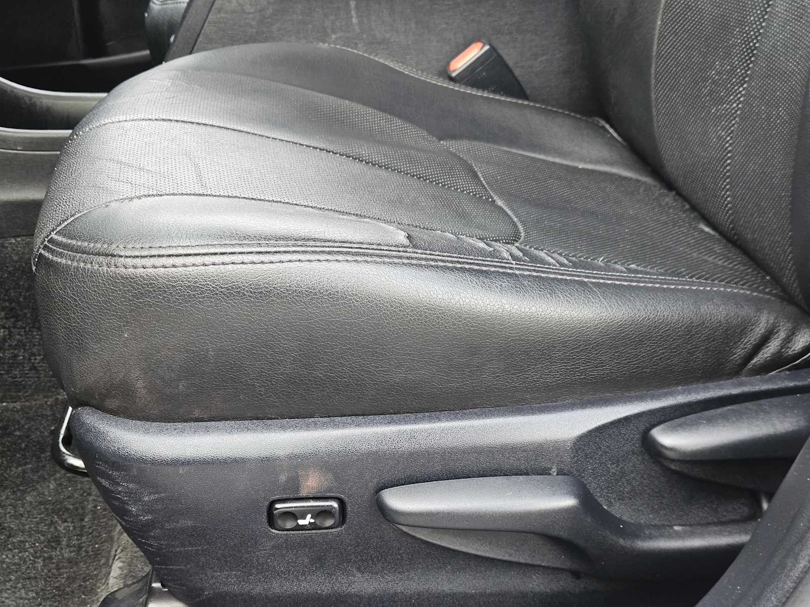 Thumbnail: 2015 Toyota Prius v - 22