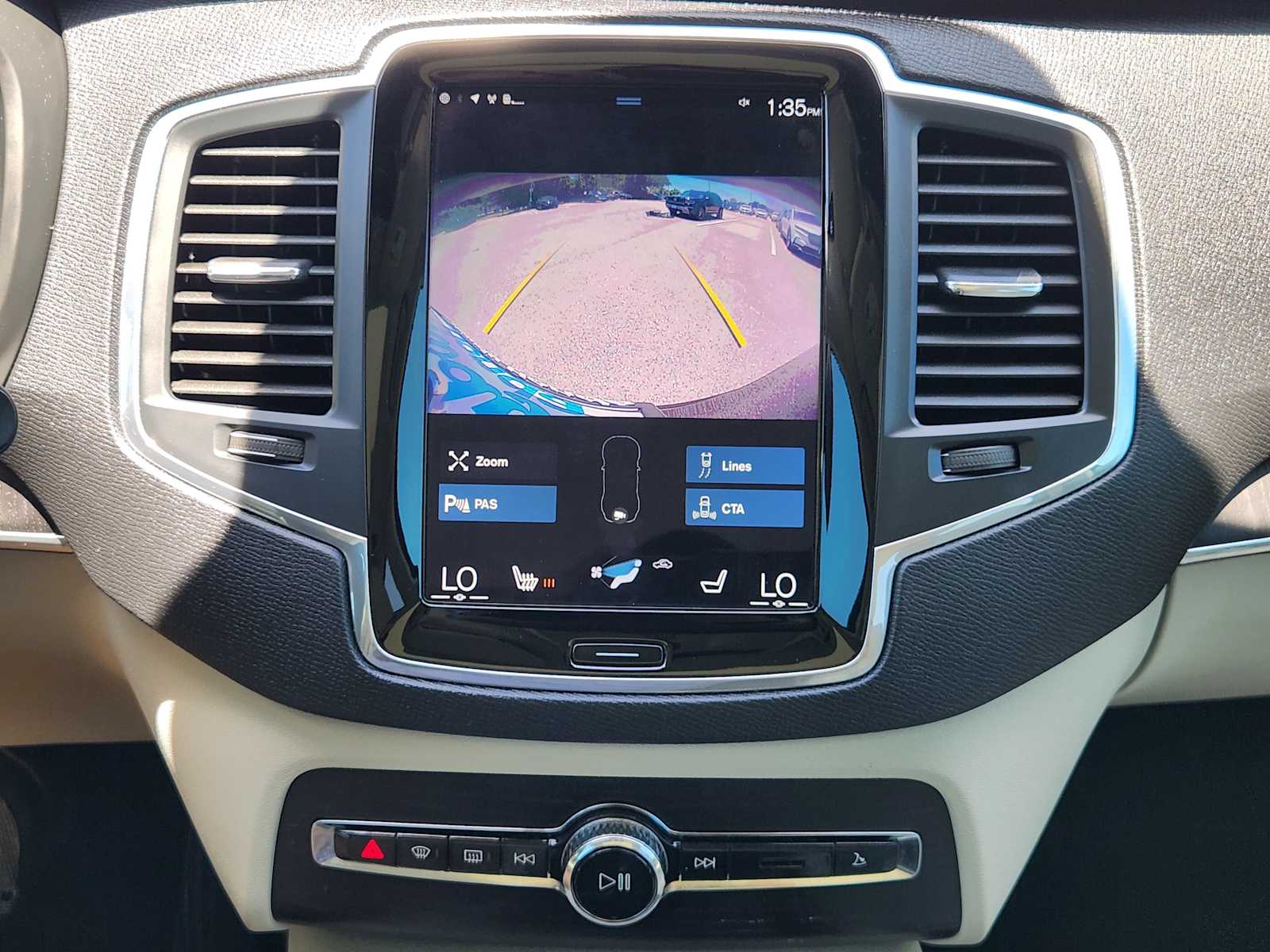 Thumbnail: 2020 Volvo XC90 - 16