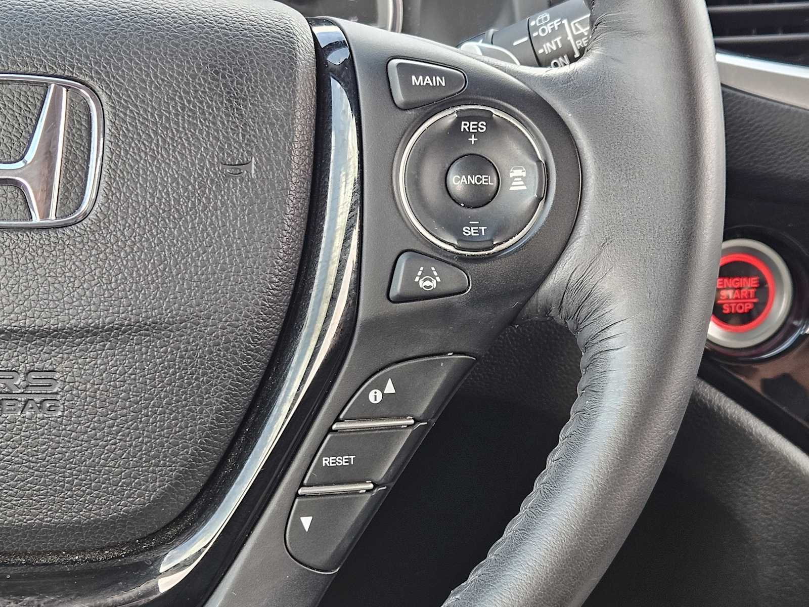 Thumbnail: 2017 Honda Pilot - 30