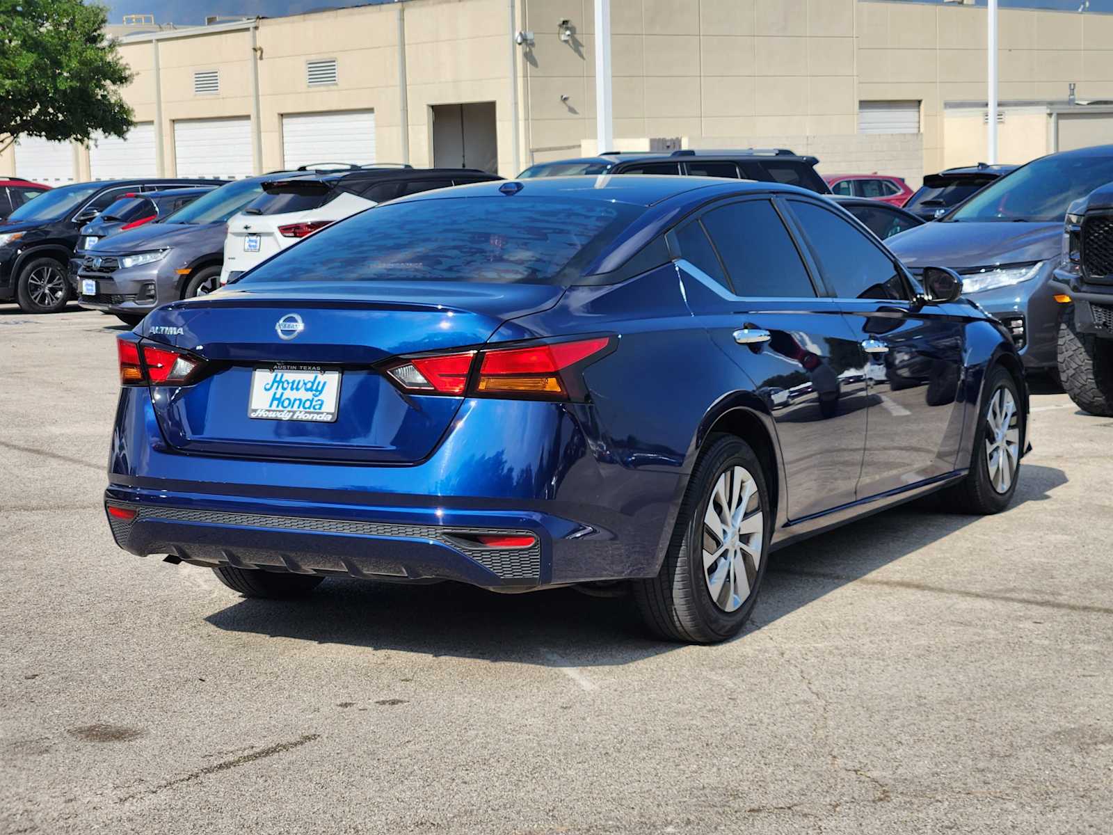 Thumbnail: 2019 Nissan Altima - 5