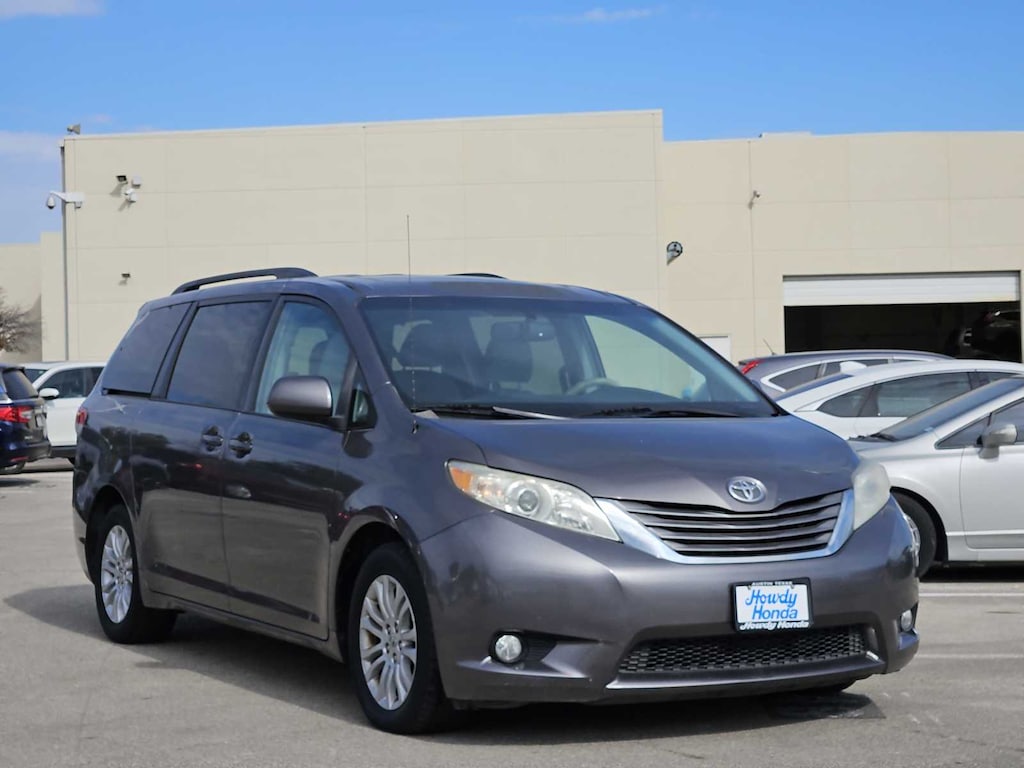 Used 2012 Toyota Sienna XLE Van