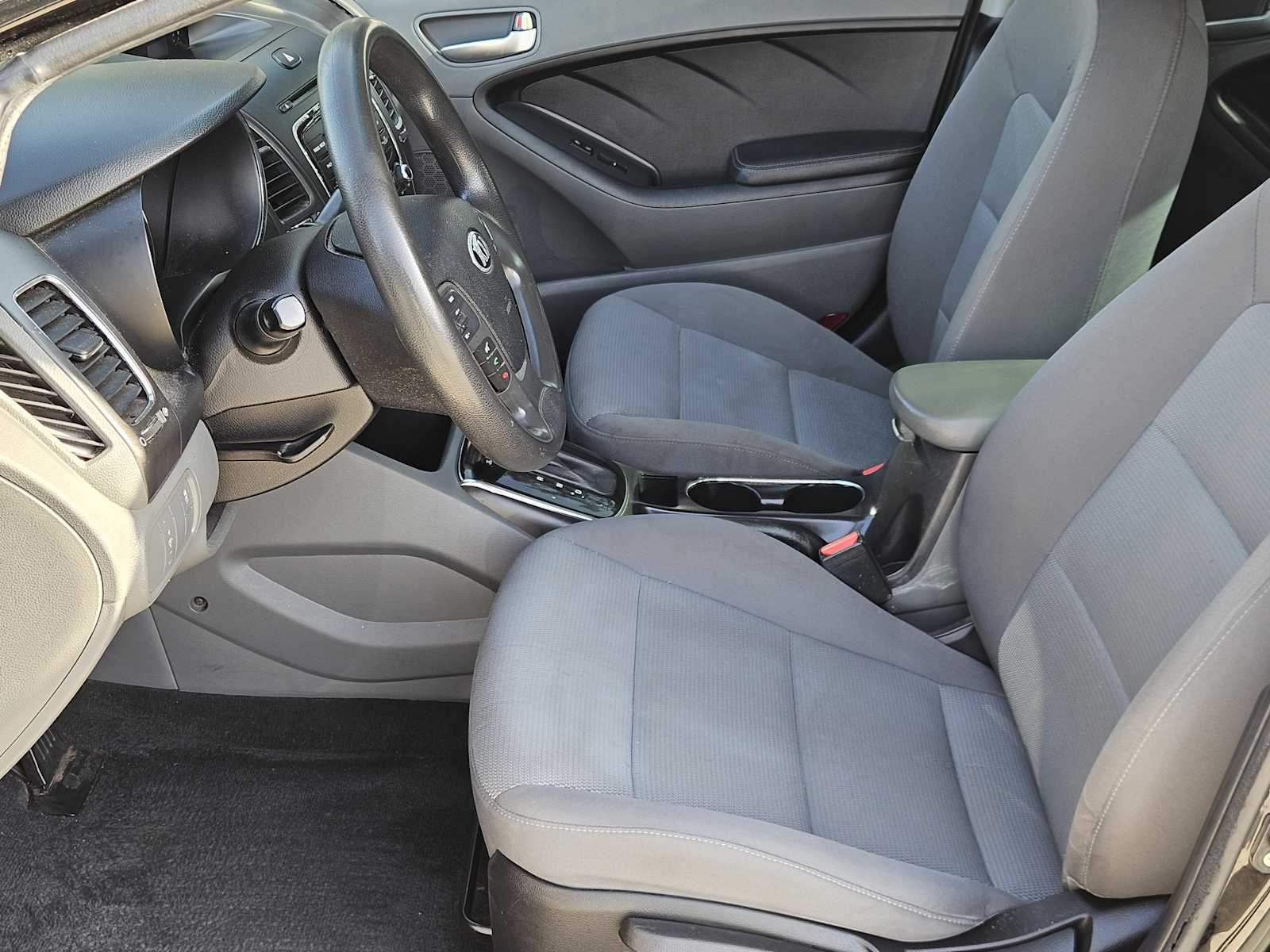 Thumbnail: 2017 Kia Forte - 13