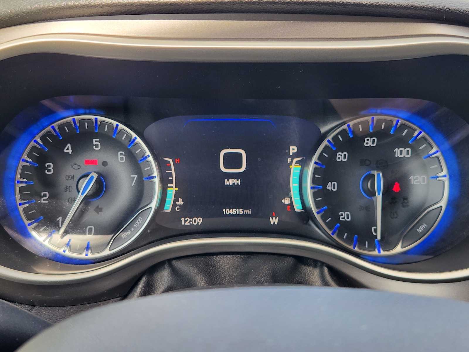 Thumbnail: 2021 Chrysler Pacifica - 14