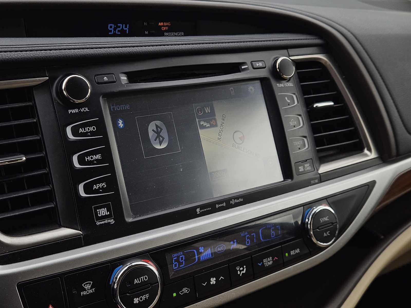 Thumbnail: 2017 Toyota Highlander - 17