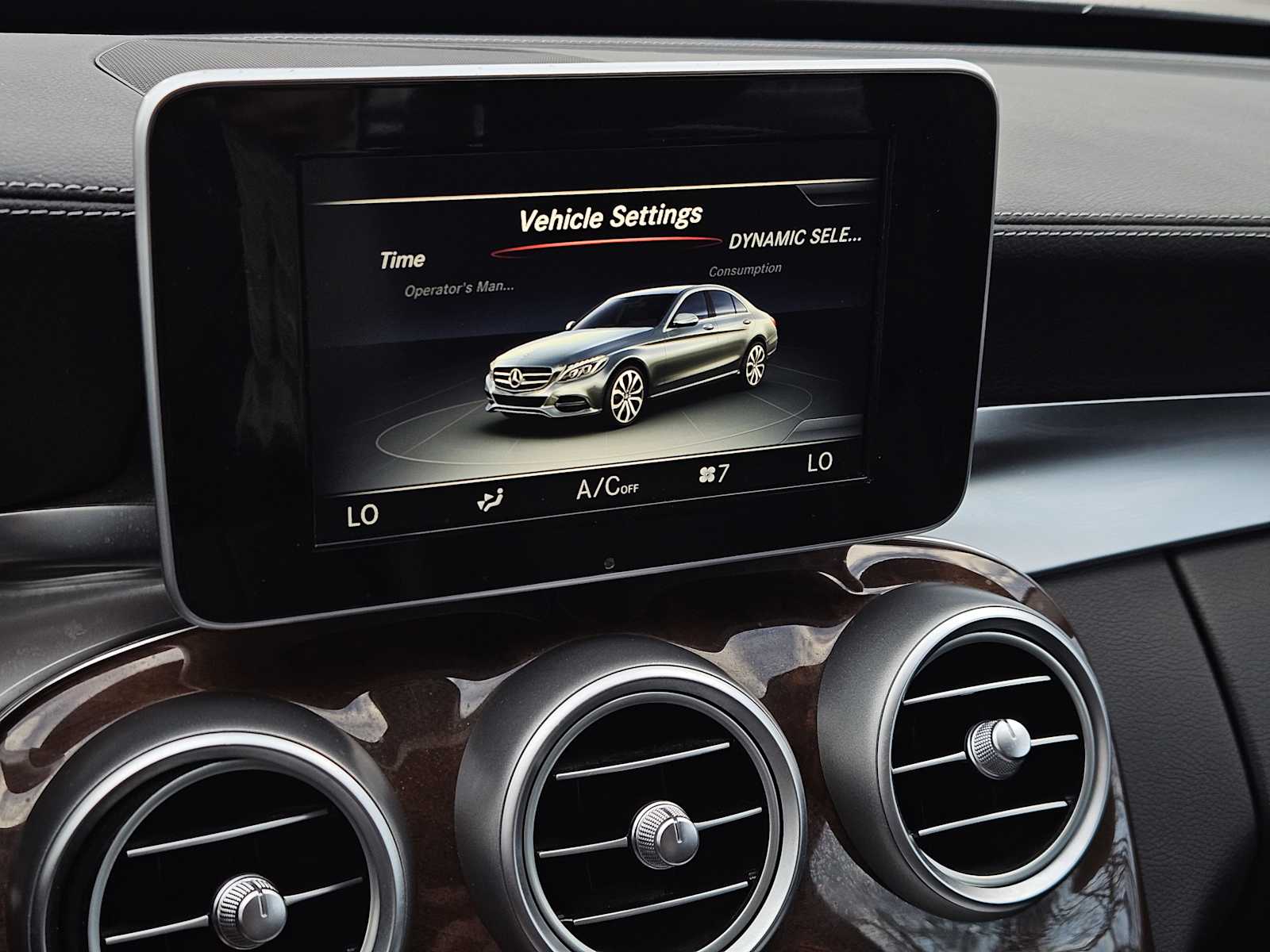 Thumbnail: 2016 Mercedes-Benz C-Class - 15