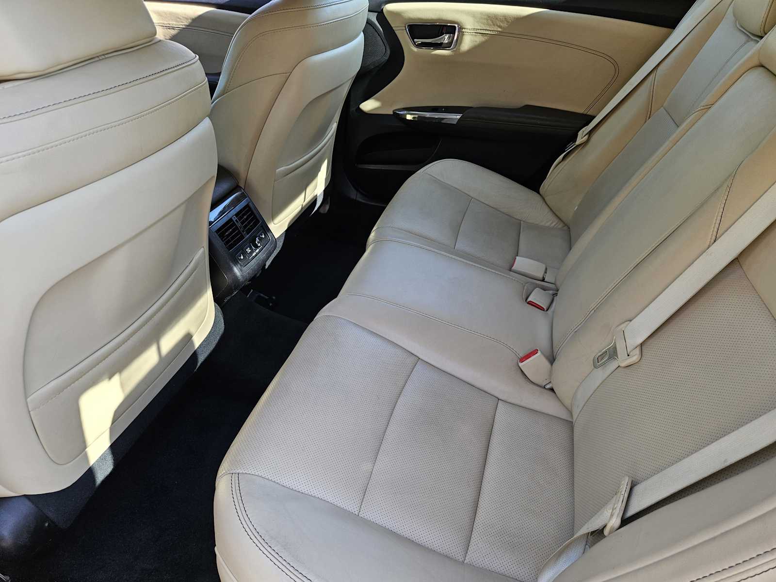 Thumbnail: 2014 Toyota Avalon - 30