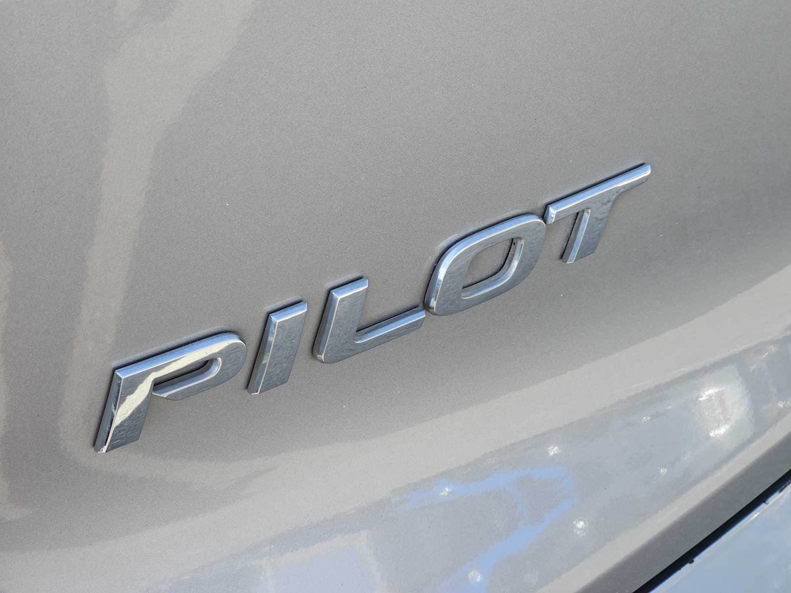 Thumbnail: 2016 Honda Pilot - 9